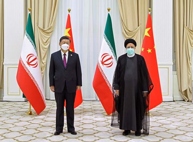پرچم ایستاده چین و ایران